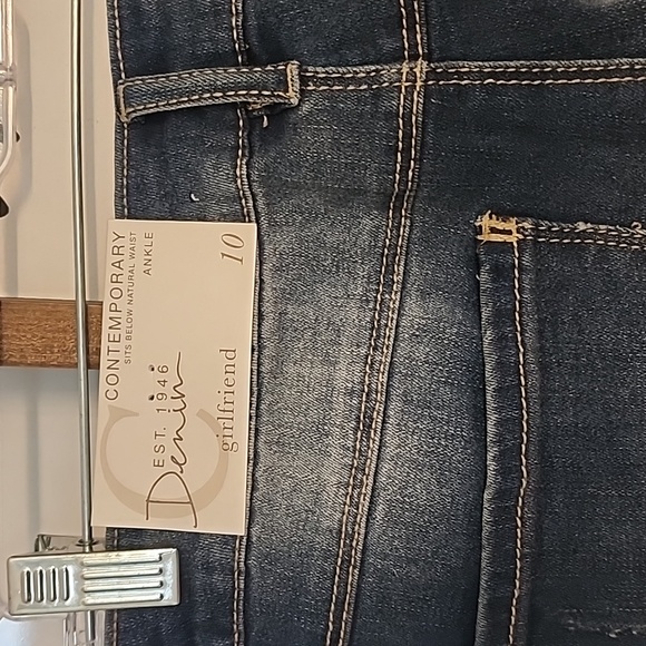 C Est 1946 Denim Jeans - Picture 6 of 9